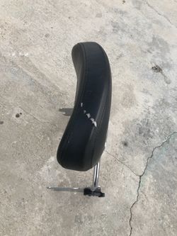 Back rest off 2006 Harley street glide