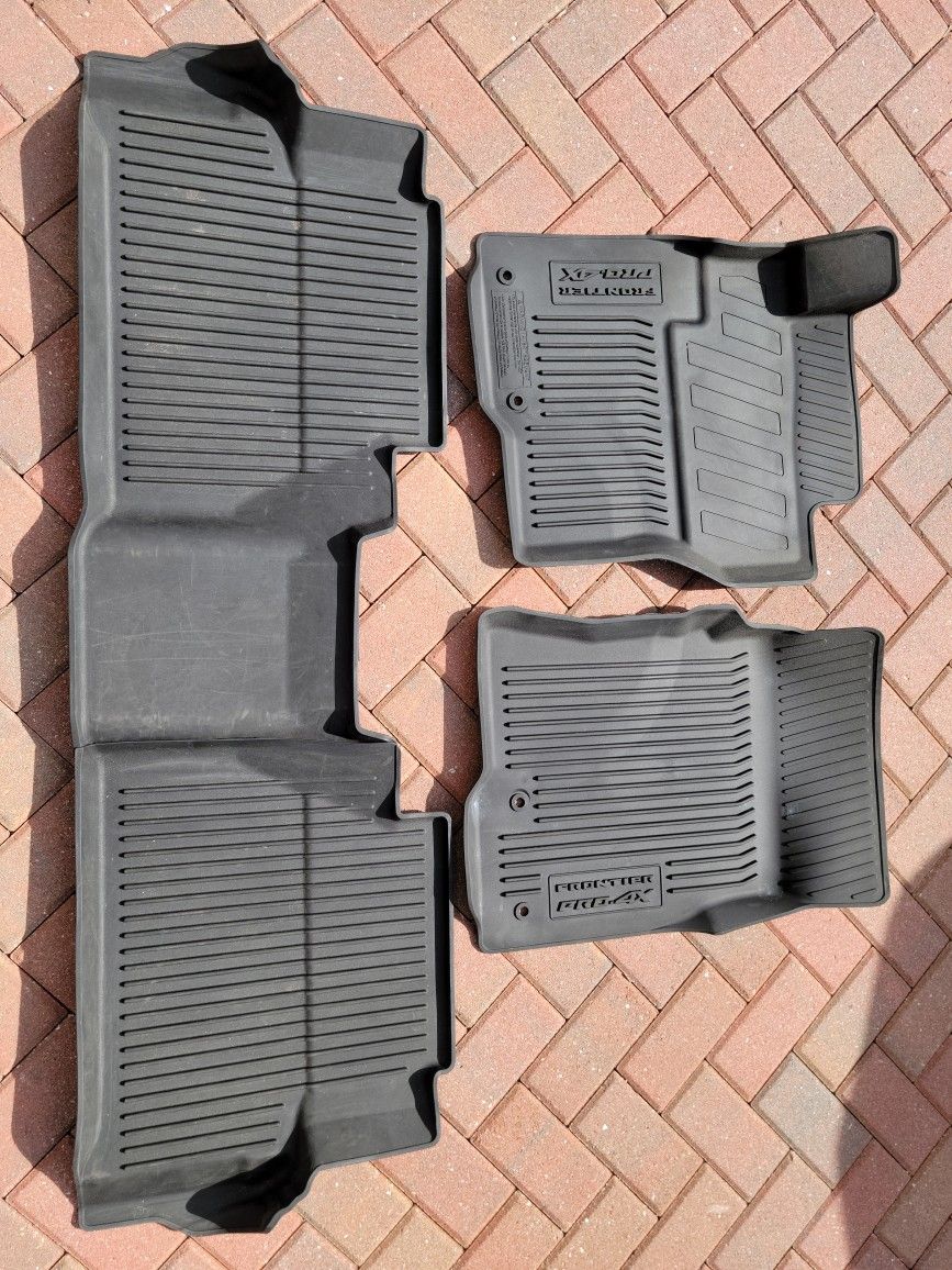 2022-2024 Nissan Frontier All-season Floor Mats