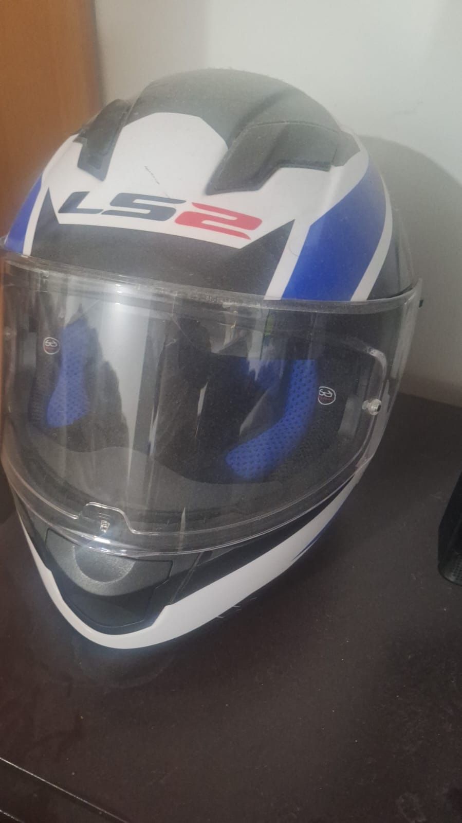 Motorcycle helmet size L