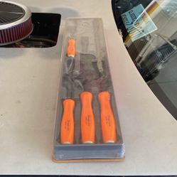4-piece Striking Prybar Set Snap On New 