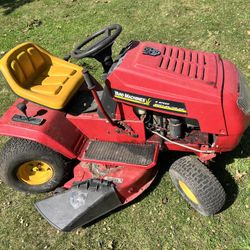 VERY RARE 4WS FOUR WHEEL STEERING YARDMAN MYD LAWN TRACTOR WORKS GREAT!  Briggs 15.5 Hp engine Serviced and tuned  Four wheel steering All four wheels
