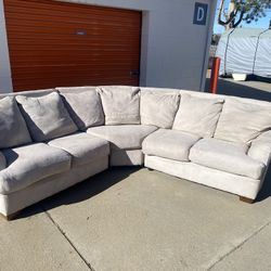FREE DELIVERY!! Beige Sectional