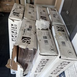 Tengo 7 Boxes De Este Piso De Madera 31  Pies Por Box $70 Each Box $490 All 7 Boxes