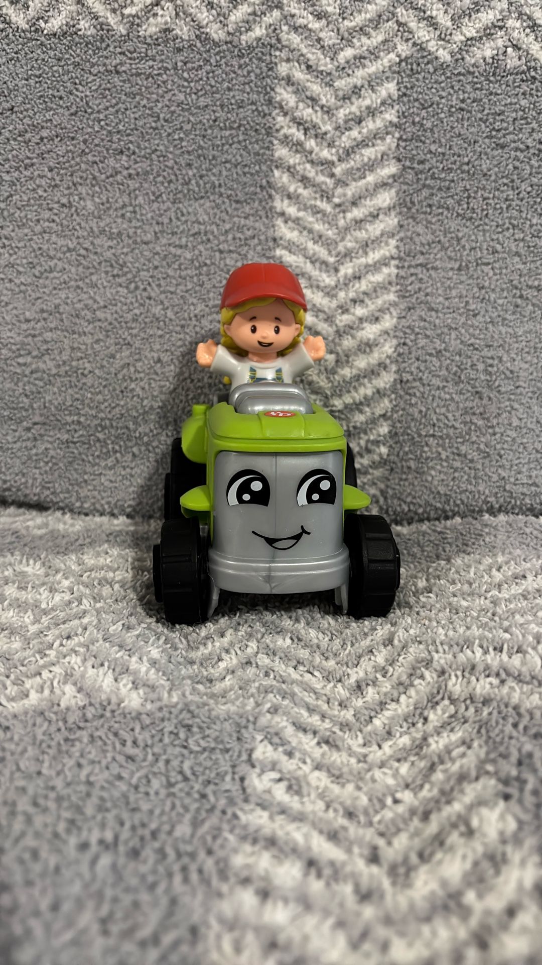 Fisher-Price Little People Helpful Harvester Tractor Vehicle & Farmer Figure for Toddlers