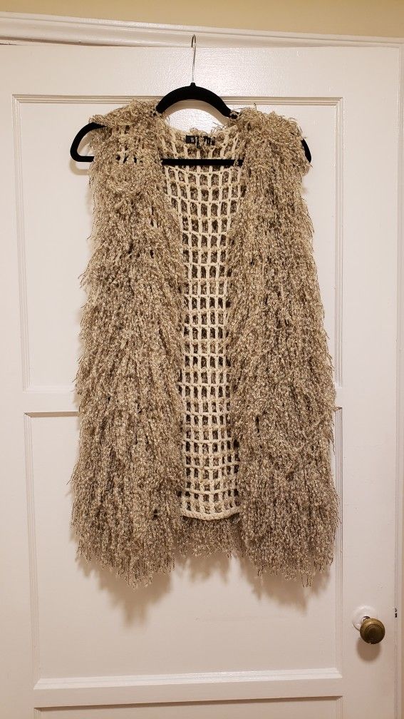 FRINGE FISHNET VEST $20