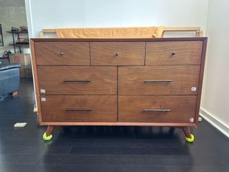 Free Dresser solid wood