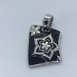 SILVER TONE PENDANT ⭐️⭐️⭐️⭐️⭐️ VINTAGE TO FASHION 