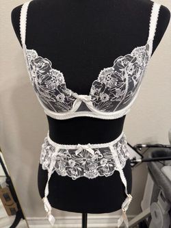 Agent Provocateur 3 piece lace set