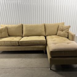 Sectional Sofa With Chase