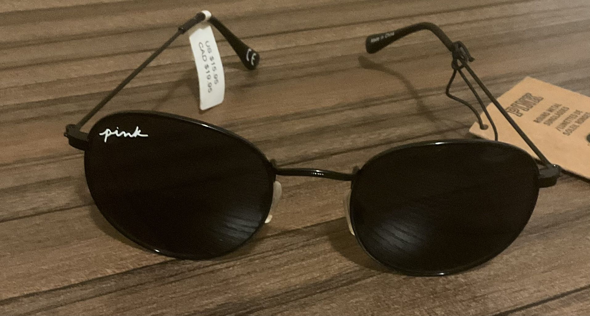 victoria’s secret / pink sunglasses