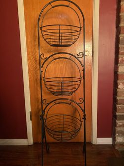 3 Basket Iron Stand