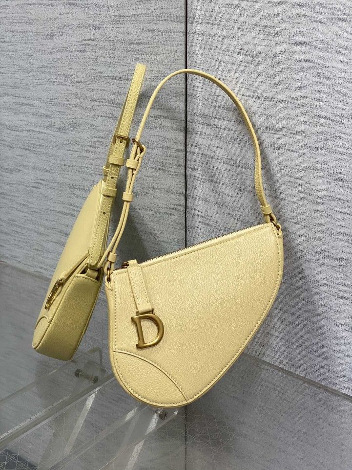 Simple and fashionable multi-purpose small crossbody bag for the armhole area