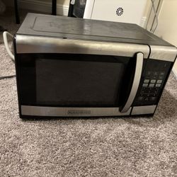 BLACK+DECKER Microwave – Works Great – $35 OBO