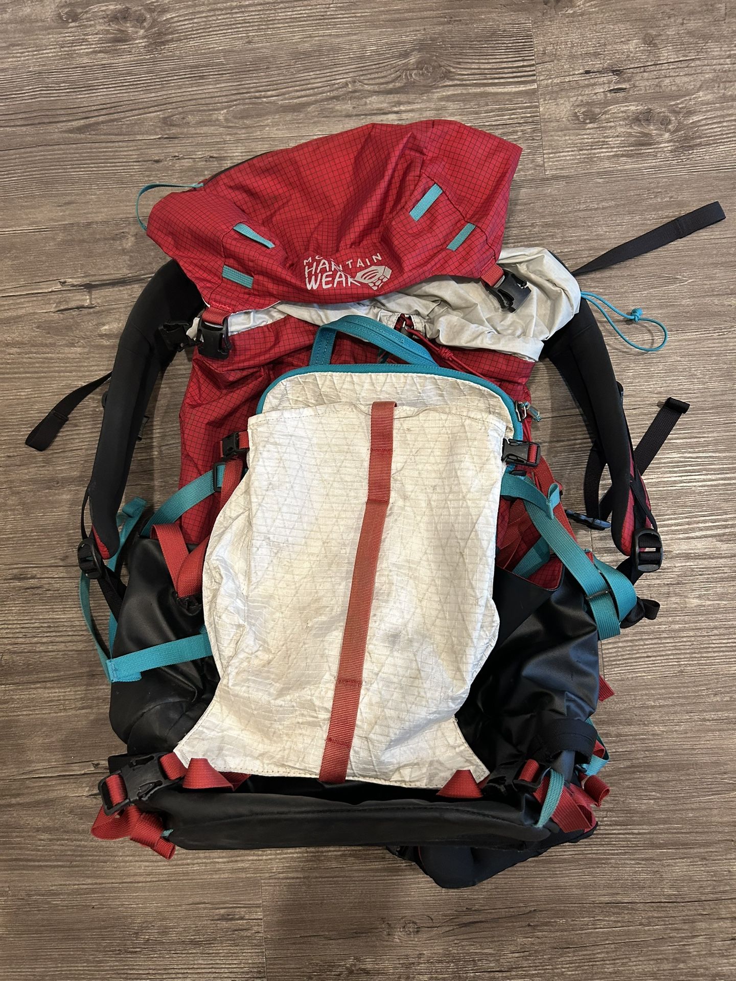 Mountain Hardware AMG 55 (S/M)