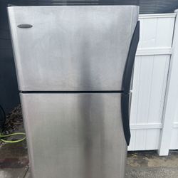 🚨🚨FRIGIDAIRE REFRIGERATOR 30”🚨🚨