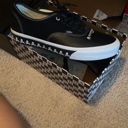 Vans Authentic VLT Mastermind Size 11