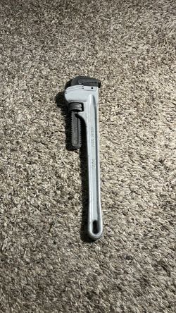 Heavy Duty pipe wrench