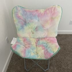 Beautiful Foldable Chair With Great Condition 