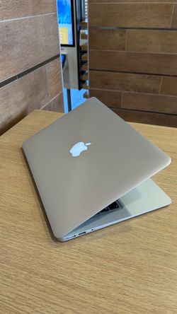 Apple MacBook Air 13” i5/8GB/256GB SSD $180 firm