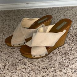 Beige Heels W7