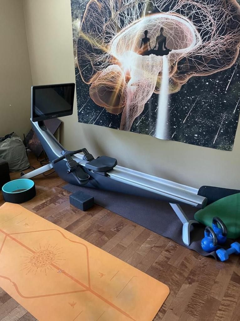 Hydrow Rowing Machine (Mint Condition) 