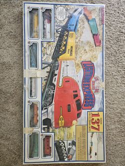 Bachman 137 PC. HO Scale Train Set