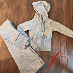 Woman’s XS Grey Pants And Top 