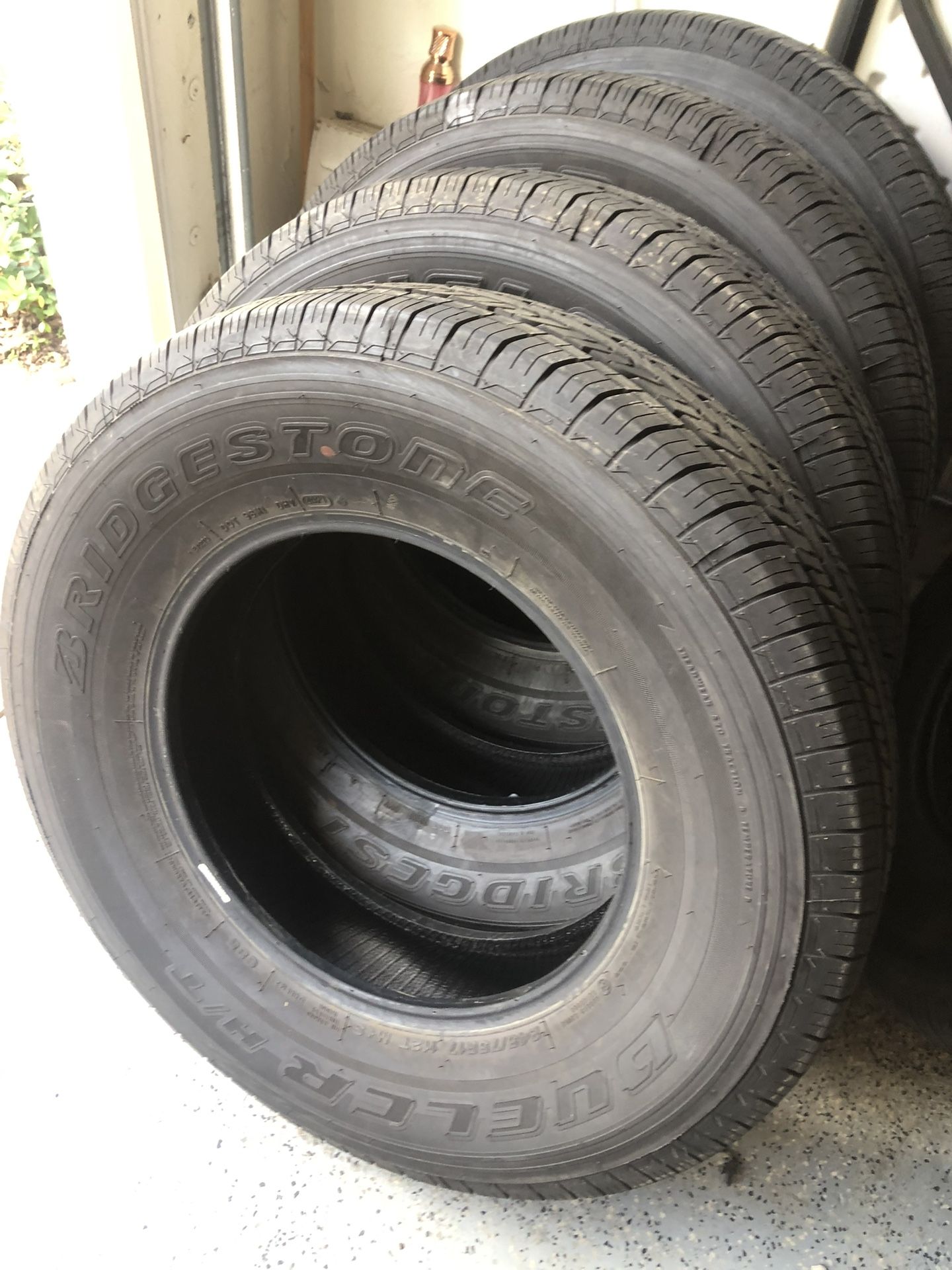 Bridgestone Dueler 245/75/17