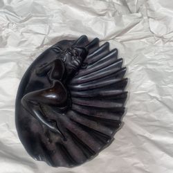 Ashtray Elegant Lady In Sea shell