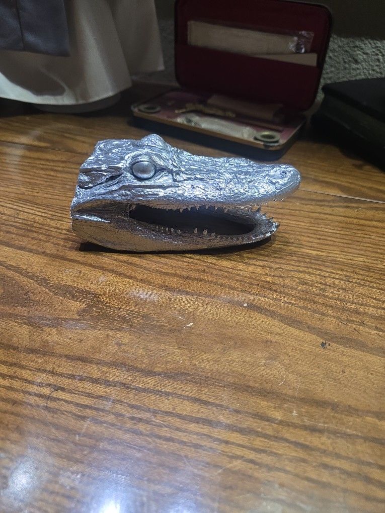 ALLIGATOR