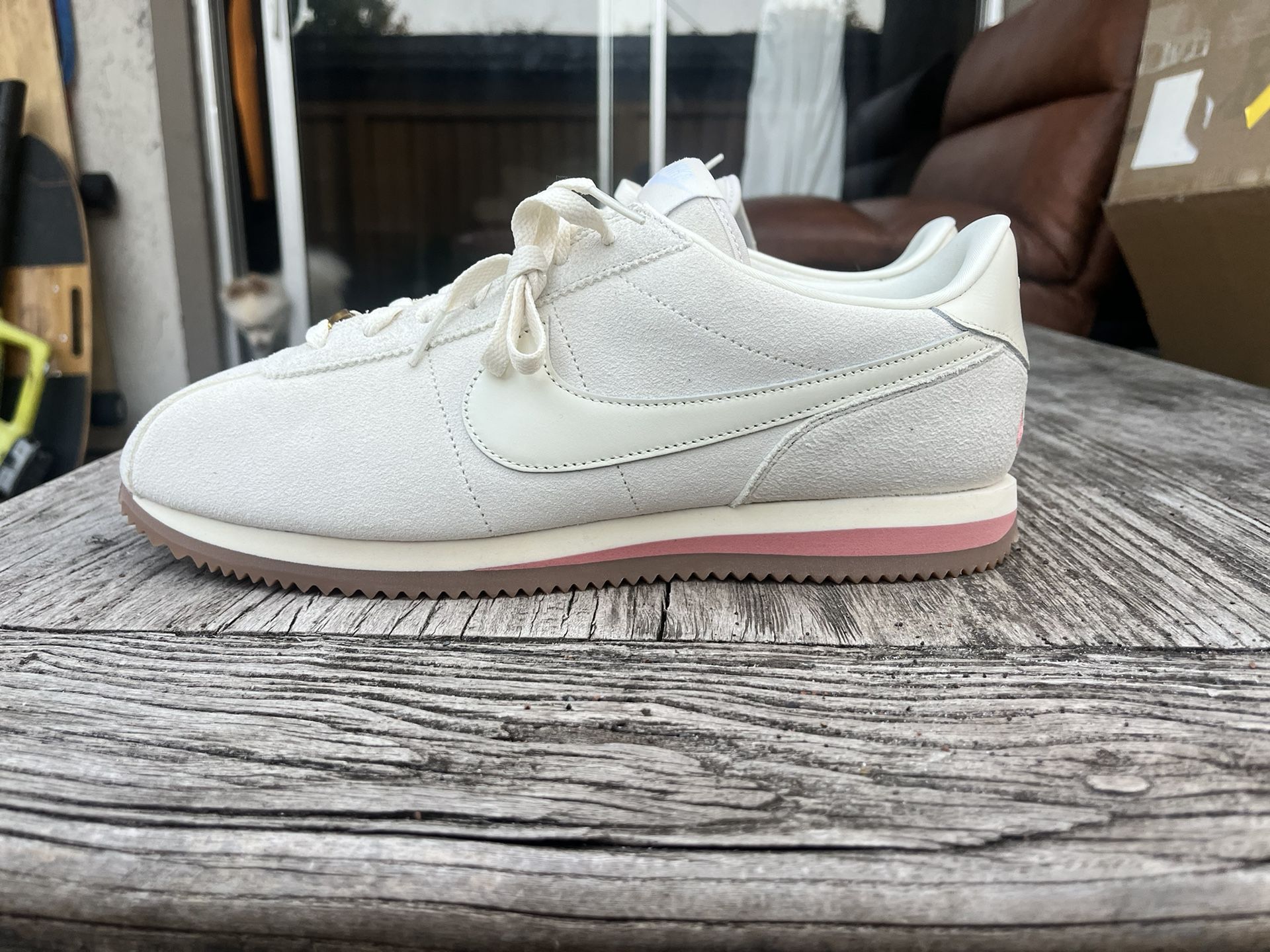 NIKE CORTEZ SHOES M12 COCONUT MILK /RED