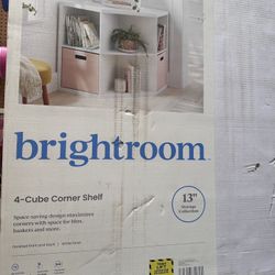 Corner shelf