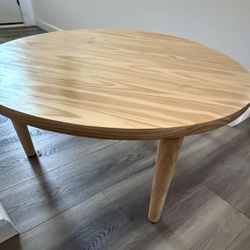 Table And Chairs 