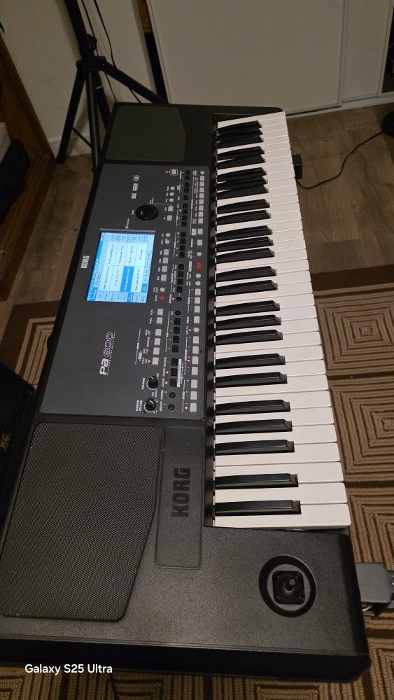 Korg PA-600 professional Arranger 61 keys