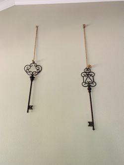 Set Of 3 Large Decorative Keys. 
