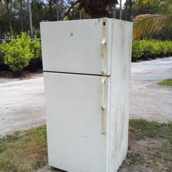 FREE METAL PICK UP BY KROME AVE & 200 ST.  MIAMI  33187