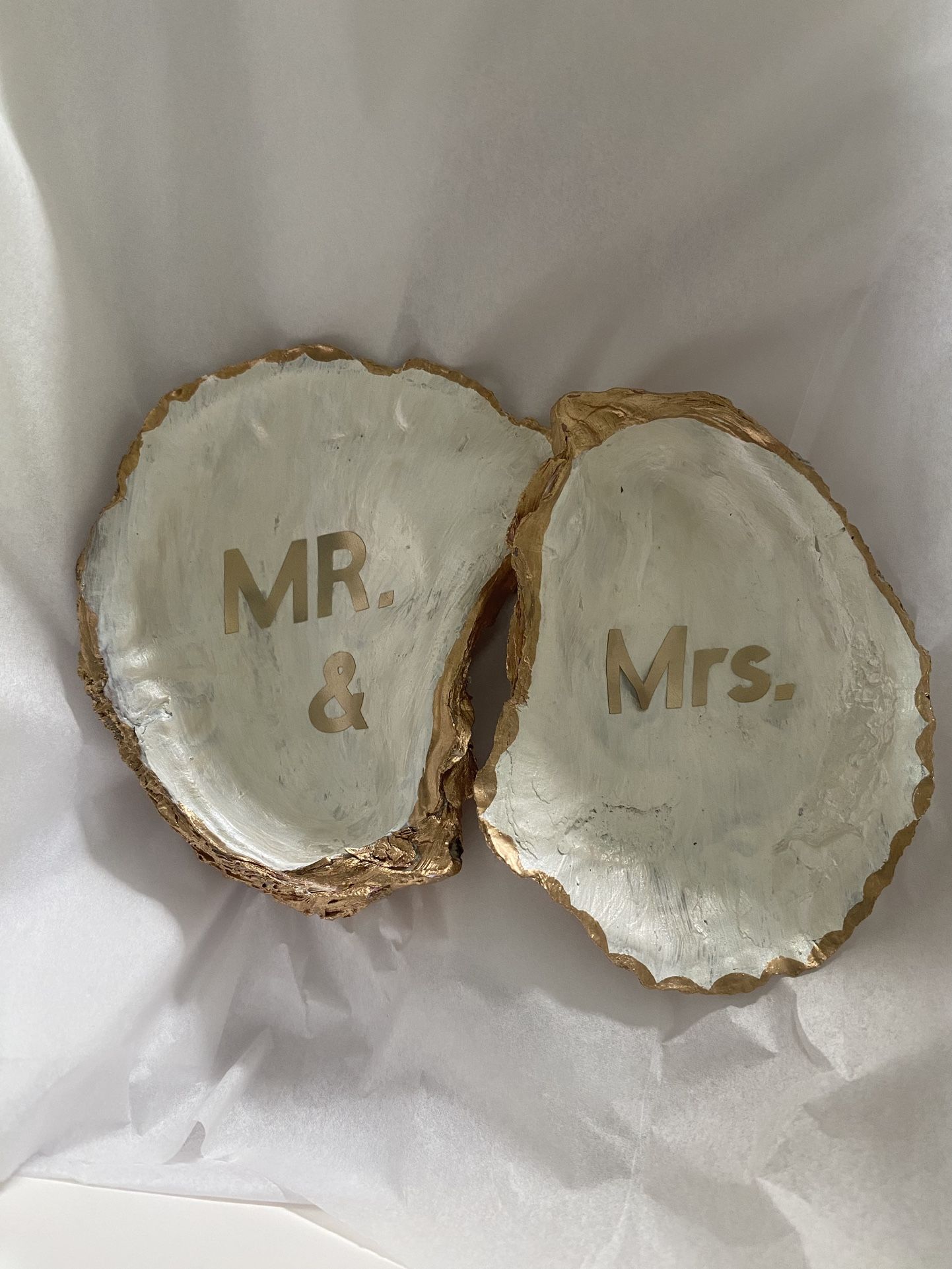 Oyster Pair Mr & Mrs