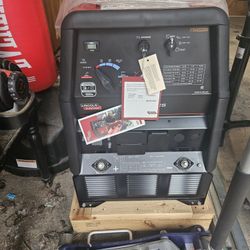 Brand New 225 Ranger Lincoln Welder