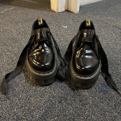 Dr. Marten Paten Leather Women Shoes Size 8 Like New.