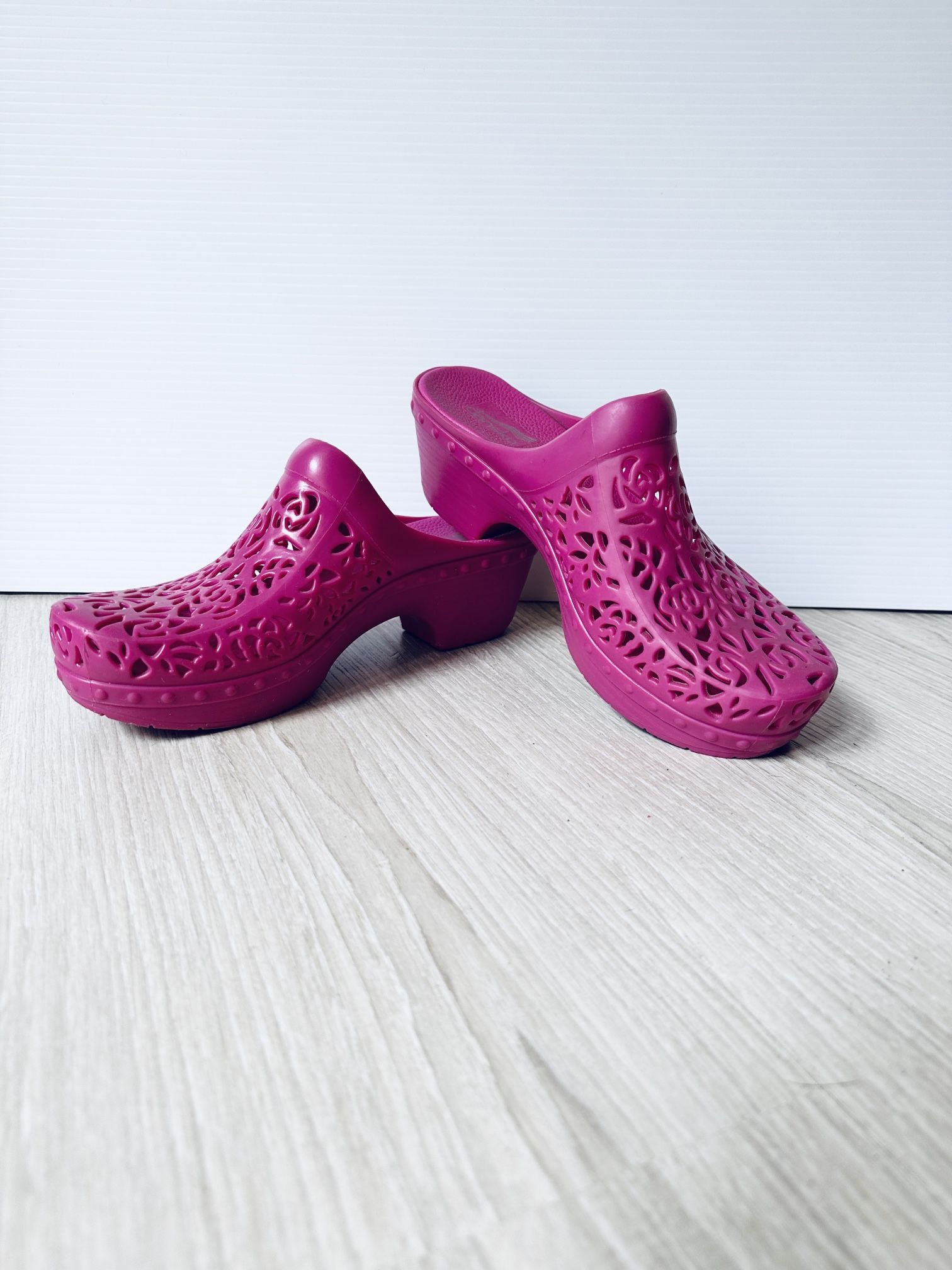 Pink Pippa Dansko Clogs Size 39 Waterproof