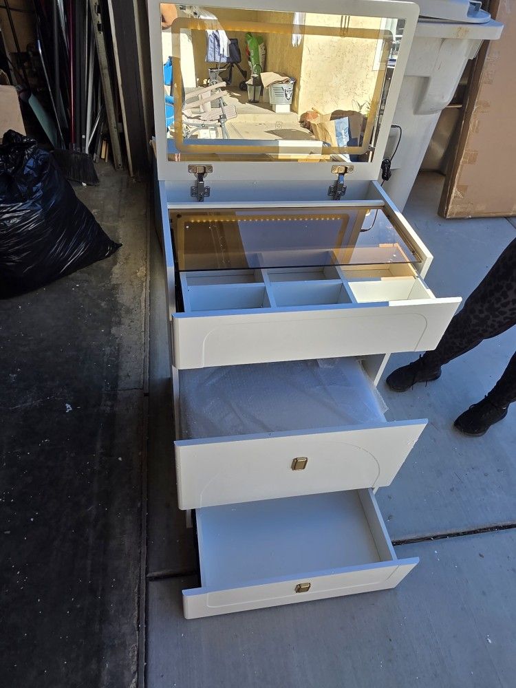 3 In 1 Vanity And Desk