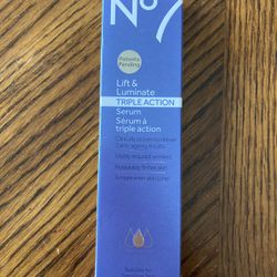 NWT No 7 Lift & Luminate Tripleaction Serum
