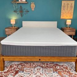 Emma Hybrid Cooling Elite King Mattress - LIKE NEW 