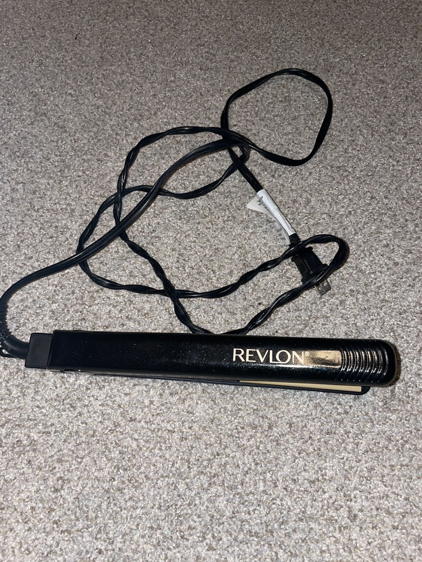 REVLON STRAIGHTENER