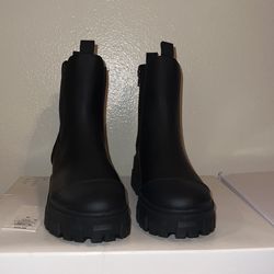 Women’s Chunky Black Boots 