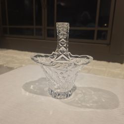 CRYSTAL GLASS SMALL VINTAGE  BASKET