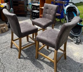 3 upholstered counter-height bar stools