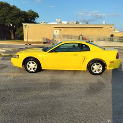 2001 FORD MUSTANG  85k Miles