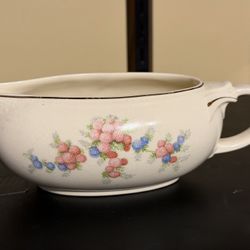 Vintage Homer Laughlin Eggshell Nautilus Gravy Boat,