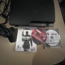 PS3 Slim 120 Gig W Games And Control 